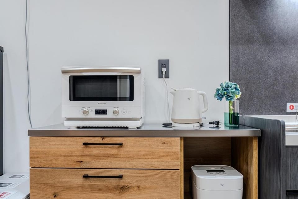 Kitchen or kitchenette, oven