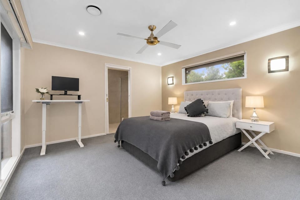 Bed, Bedroom