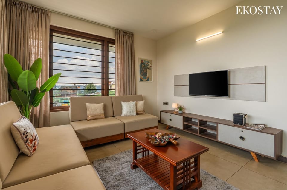 Communal lounge/ TV room, TV and multimedia, Living room, Seating area, Evening entertainment