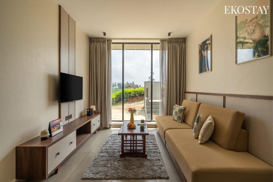 Communal lounge/ TV room, TV and multimedia, Living room, Seating area, Evening entertainment
