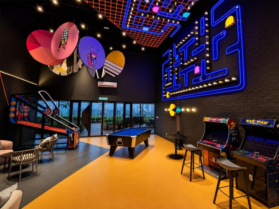 Communal lounge/ TV room, Game Room, Evening entertainment, Entertainment