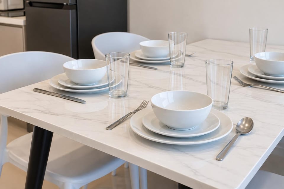 Coffee/tea facilities, Kitchen or kitchenette, Dining area
