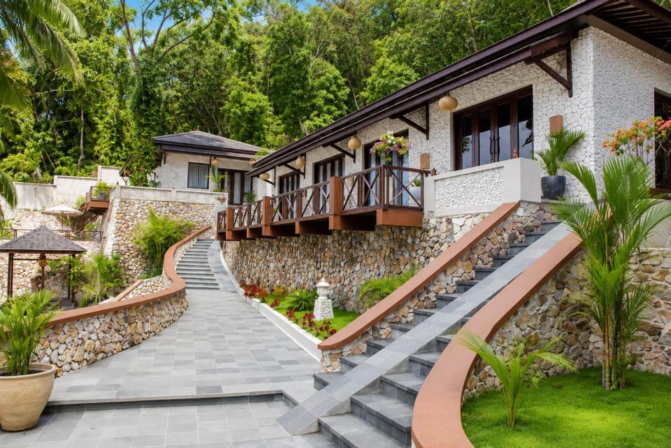 Property building, Balcony/Terrace, Garden view