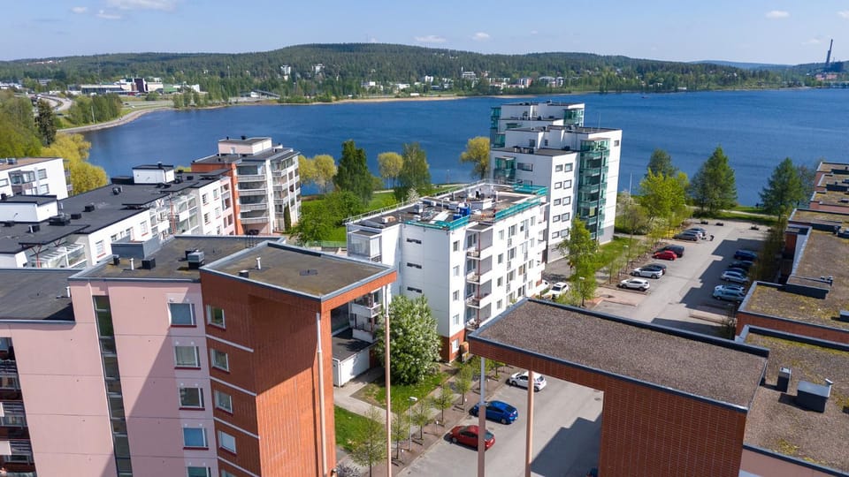 Property building, Summer, Location