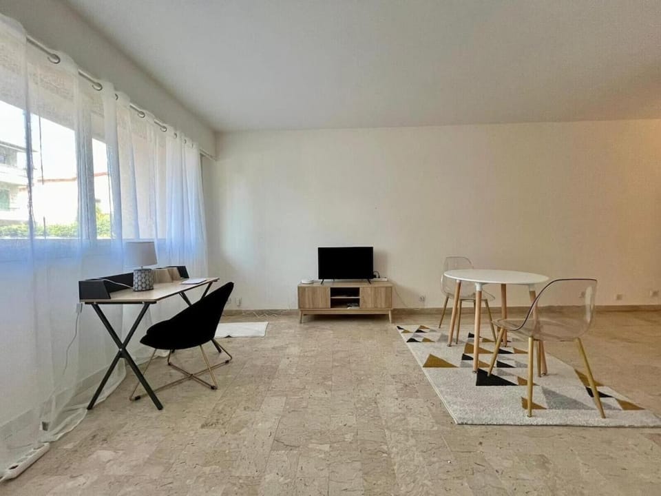 Studio REGENCY Apartment in Antibes