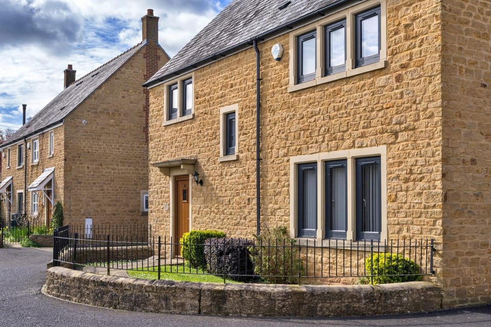 Property building, Facade/entrance, Off site