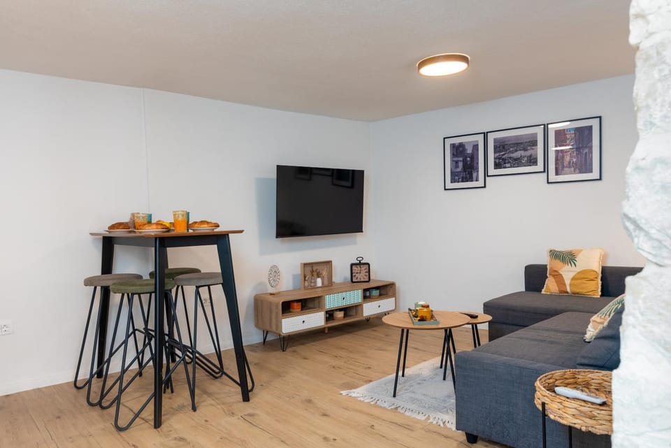 TV and multimedia, Dining area