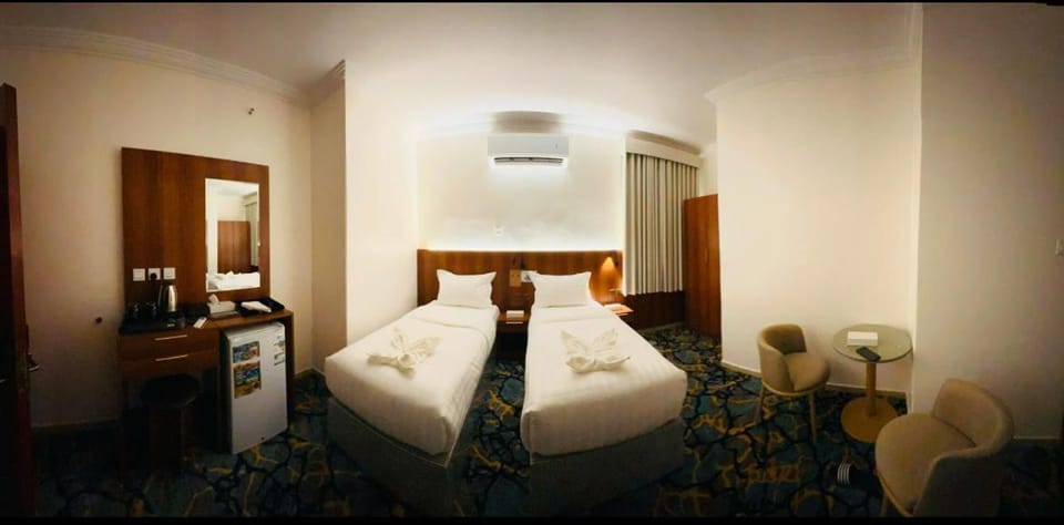 Bed, Living room, Seating area, Bedroom, wardrobe