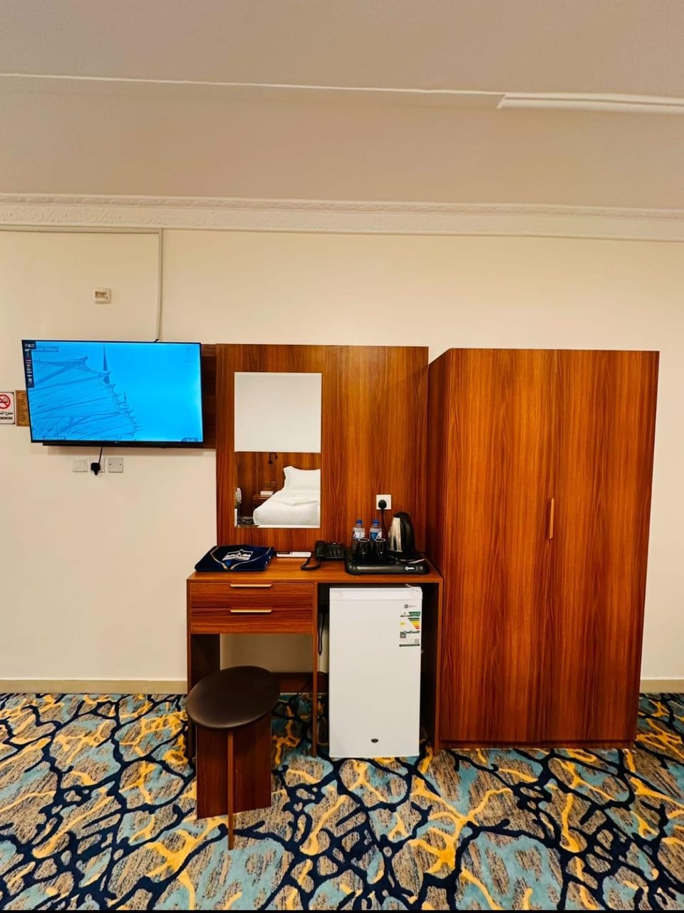 minibar, wardrobe