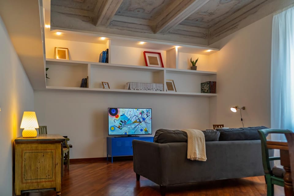TV and multimedia, Decorative detail, Seating area