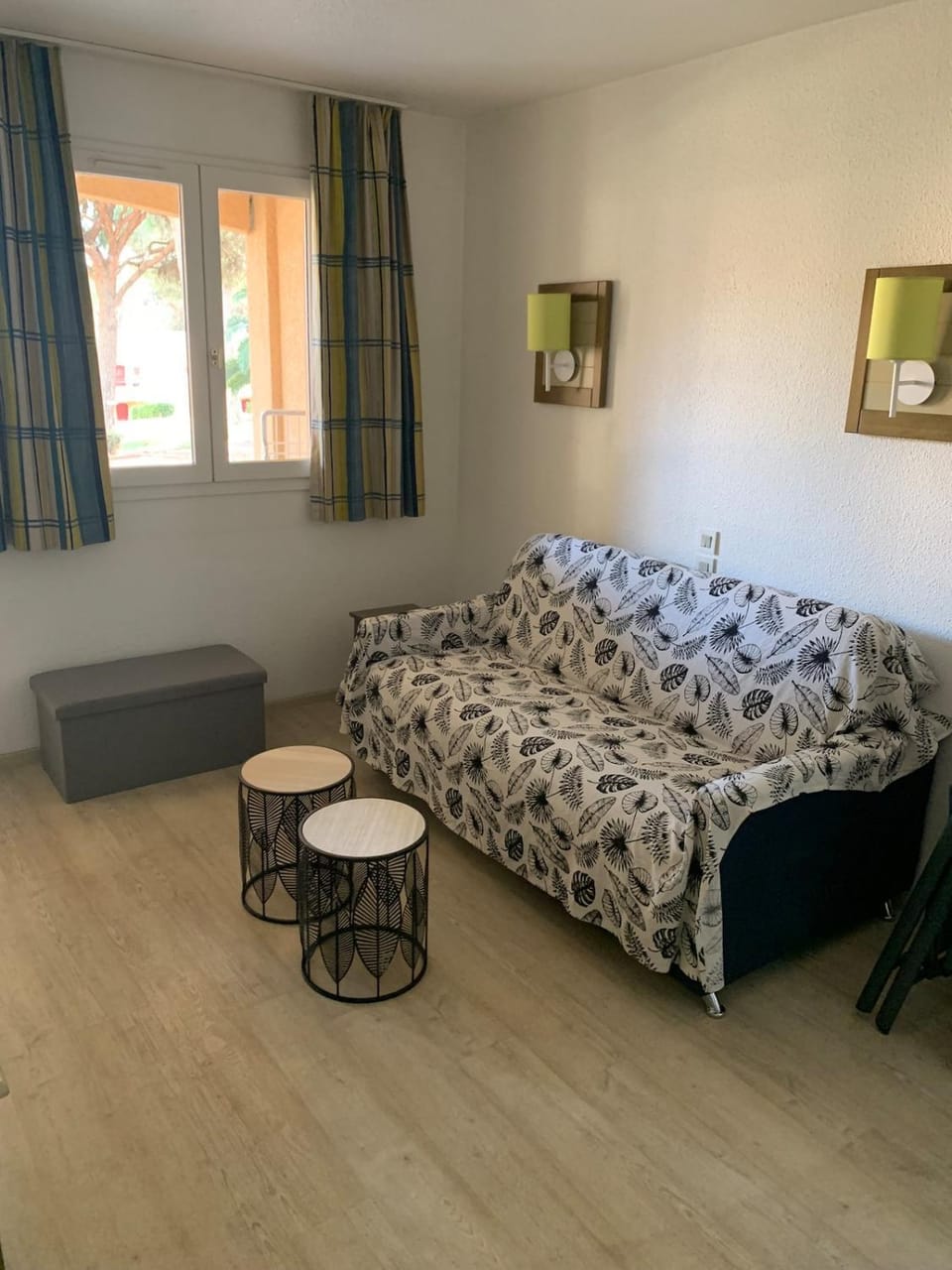 Vacation Studio with Pool, Tennis, Pétanque & Parking Apartment in Saint-Raphael