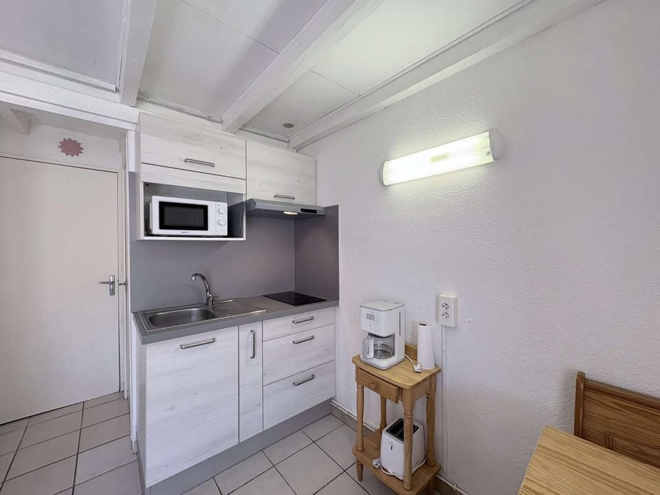 Pavillon rénové avec clim, parking et piscine collective - AY040-117 Villa in Gruissan