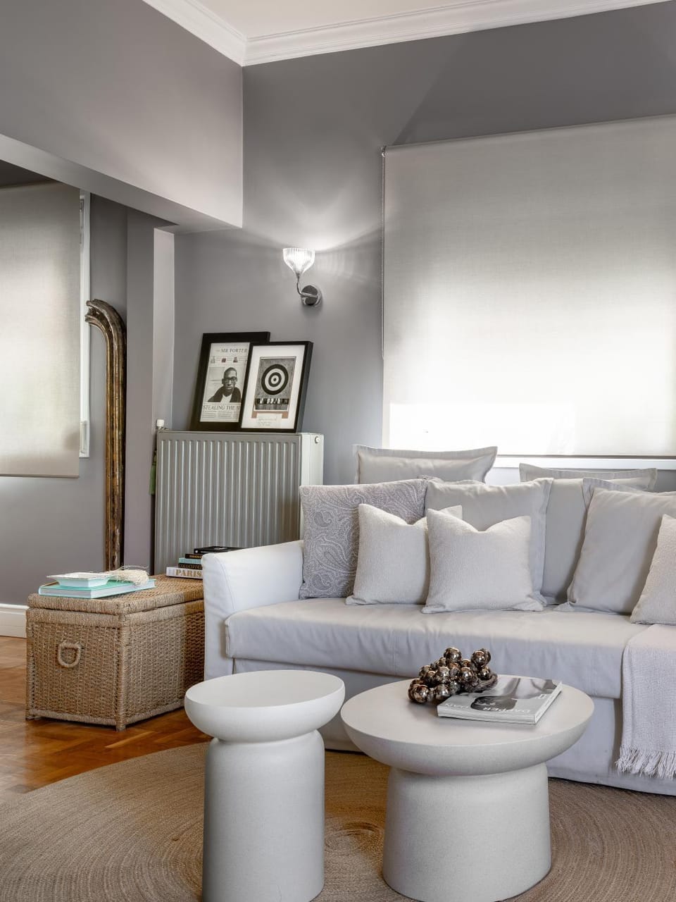 Living room, Seating area