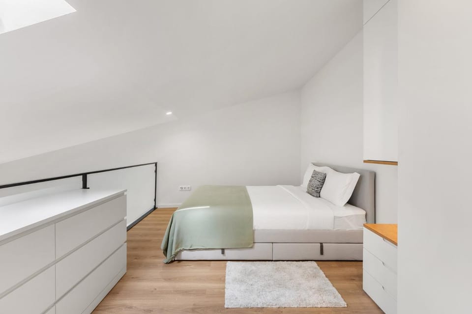 Bed, Bedroom