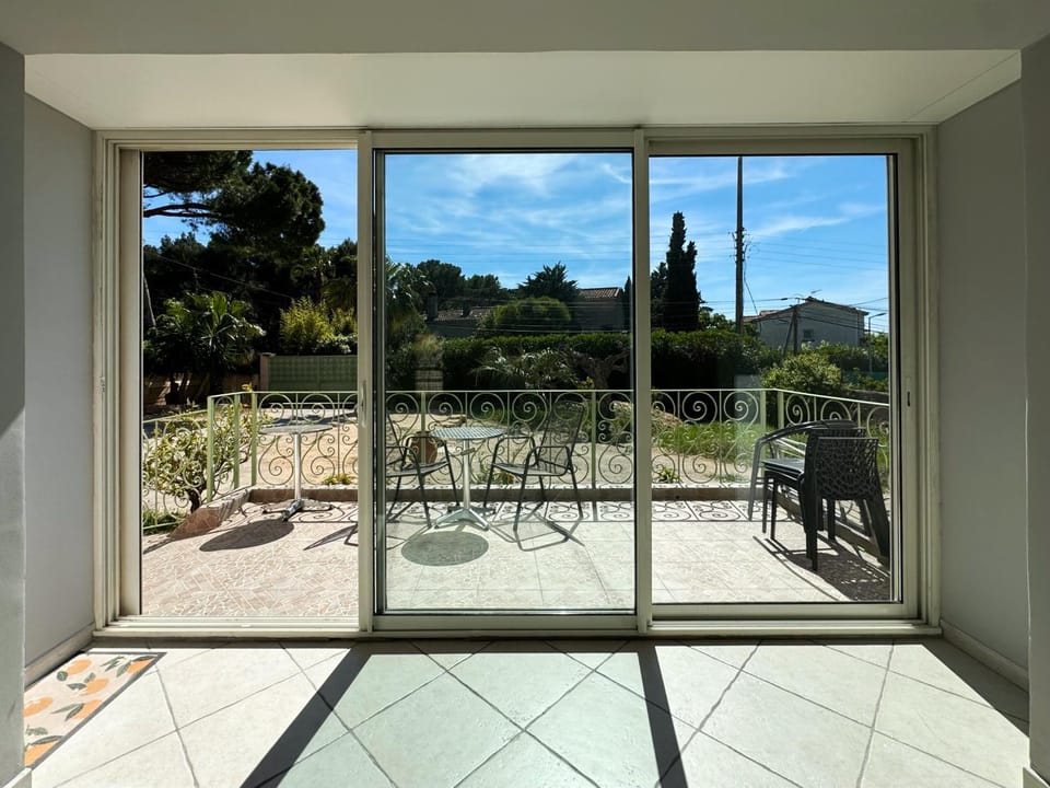 Seating area, Garden view