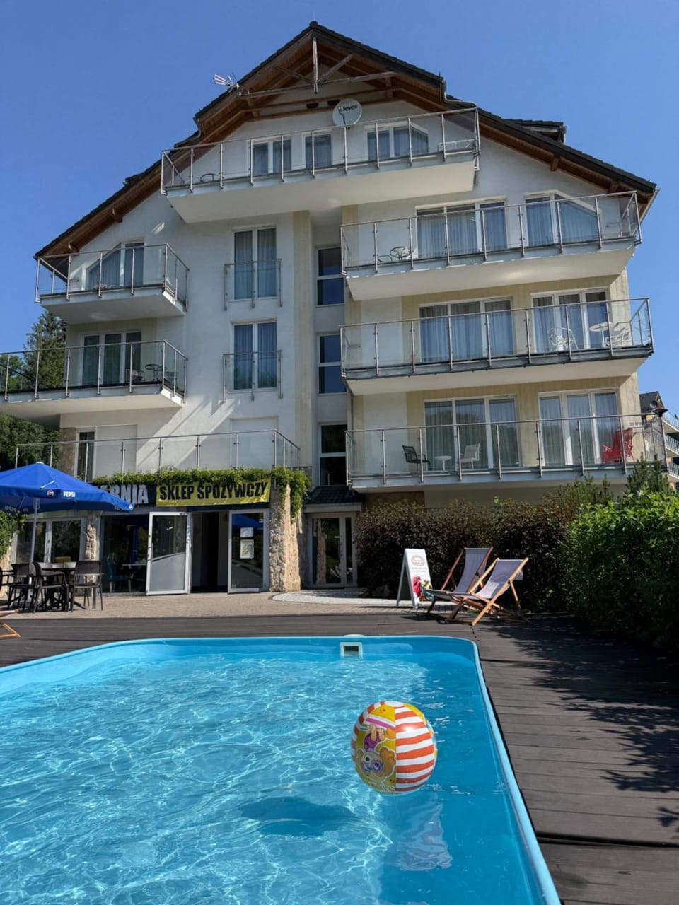 Property building, Restaurant/places to eat, Swimming pool