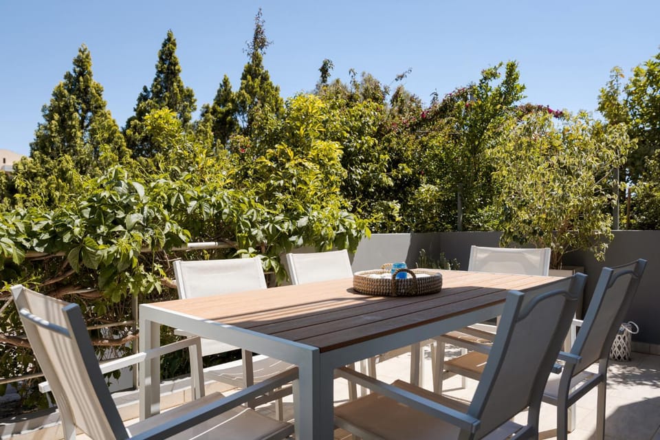 Patio, Day, View (from property/room), Balcony/Terrace, Seating area, Dining area