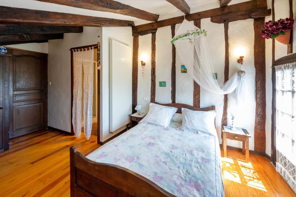 Living room, Bedroom