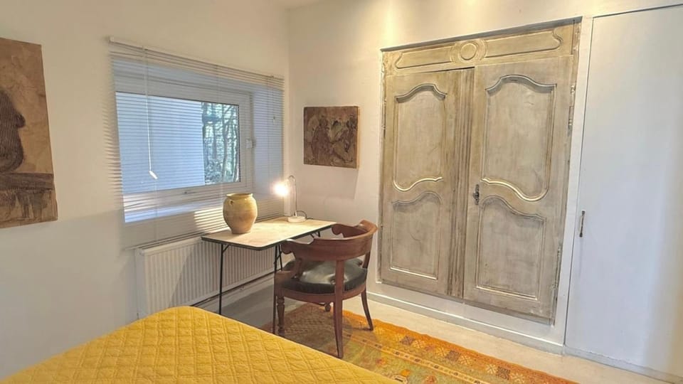 Bed, Photo of the whole room, Bedroom, heating, internet, storage