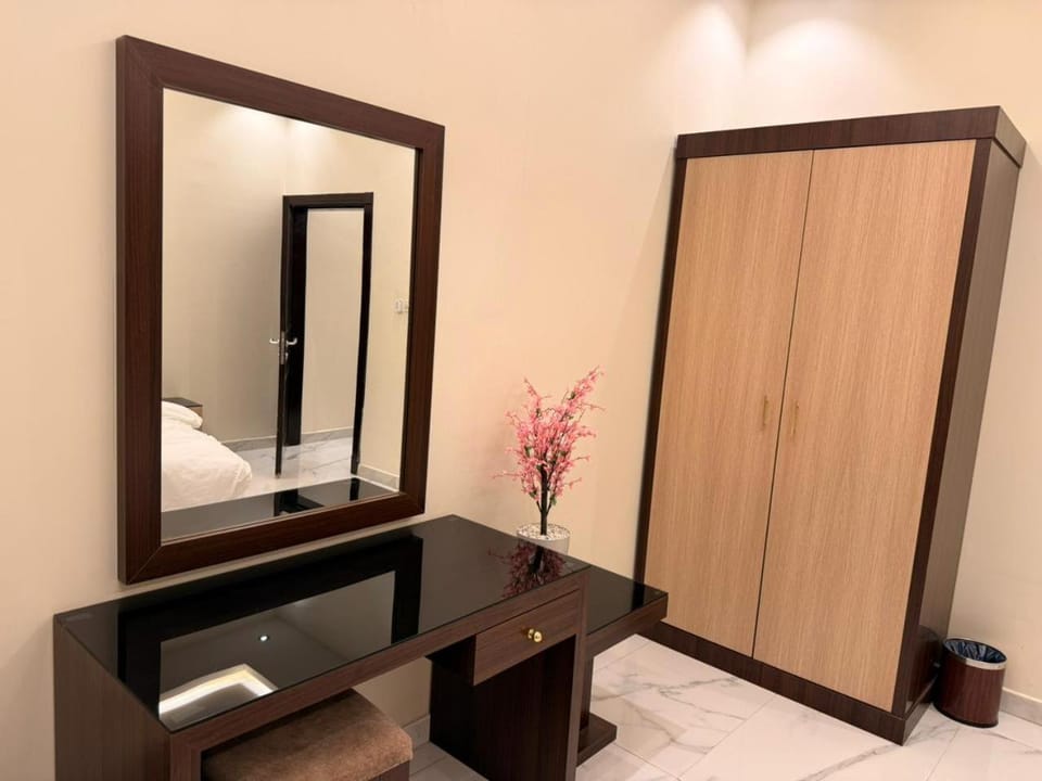 Bedroom, wardrobe