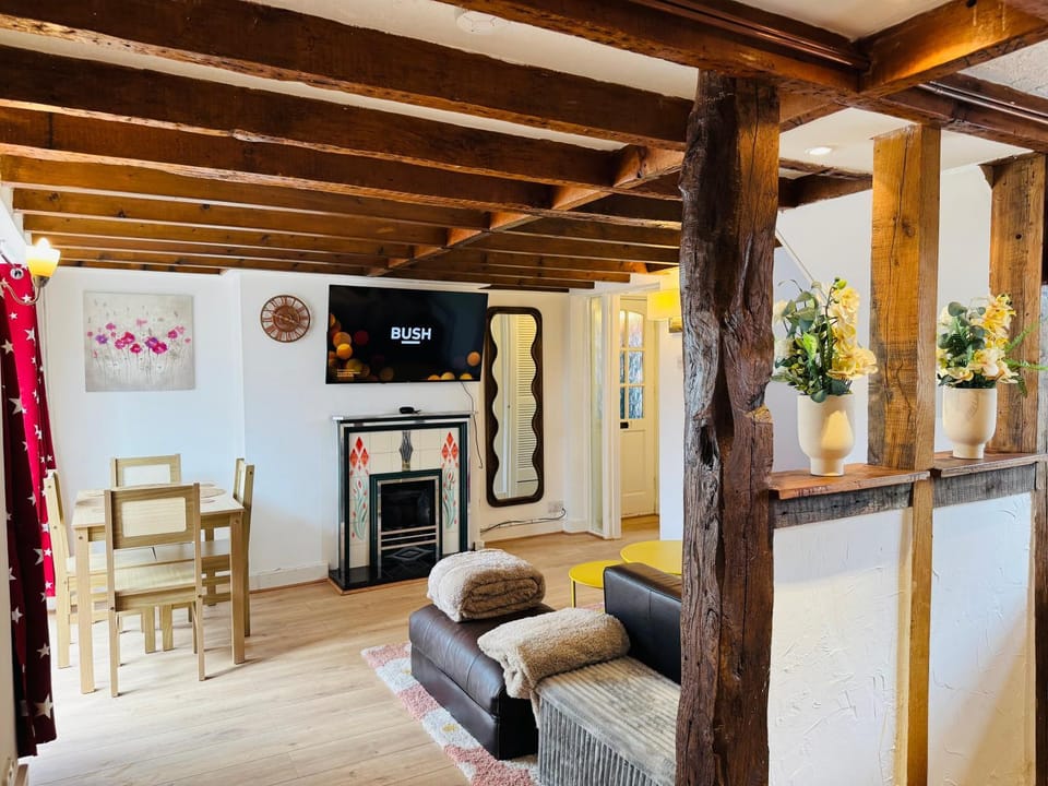 sinton House House in Malvern Hills District