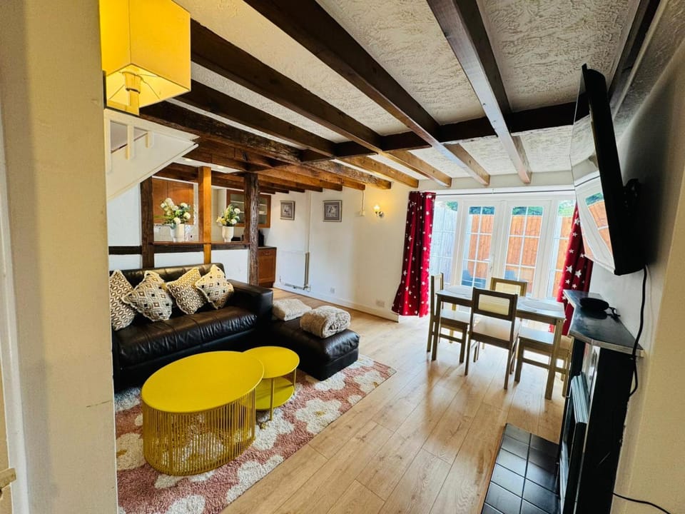 sinton House House in Malvern Hills District