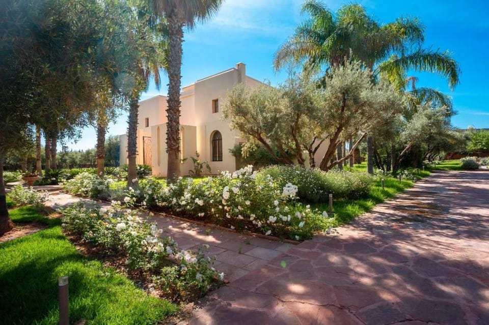 Modern 5BR Villa with Private Pool-Marrakech Villa in Marrakesh-Safi