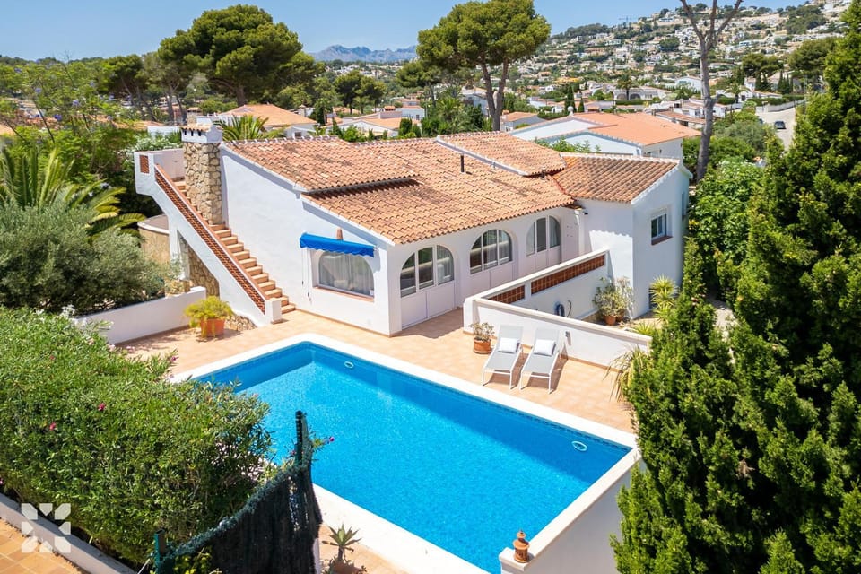 Property building, Patio, Spring, Day, Natural landscape, Garden, Garden view, Mountain view, Pool view, Swimming pool, sunbed