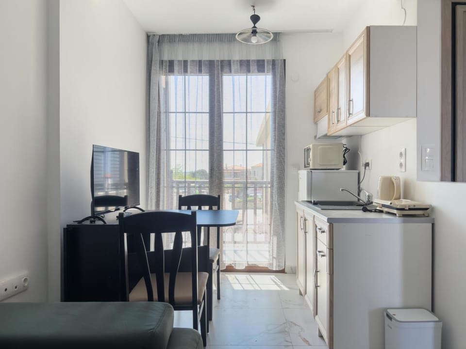 TV and multimedia, Kitchen or kitchenette, Dining area, internet, air conditioner