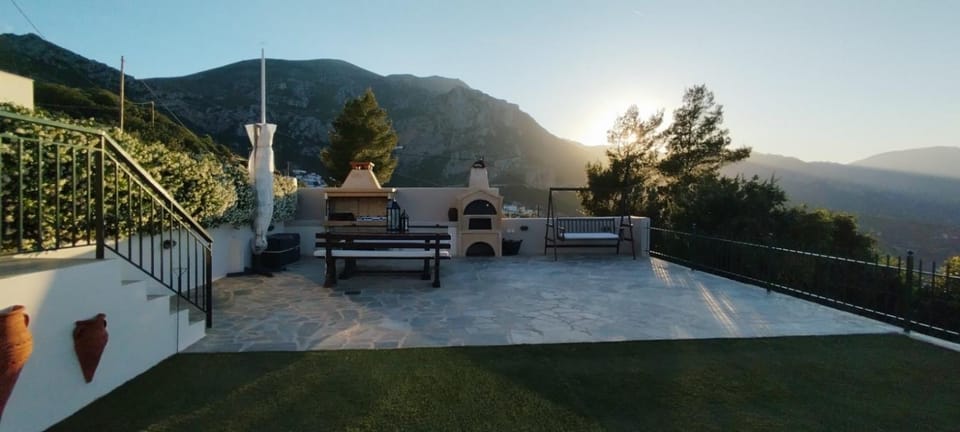 View (from property/room), Garden view, Mountain view, Sunrise