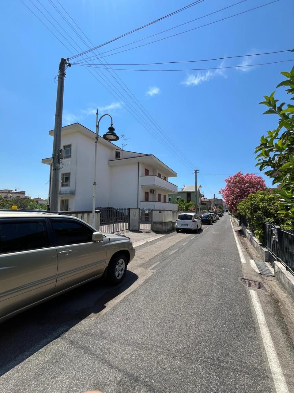 Neighbourhood, Street view, Location