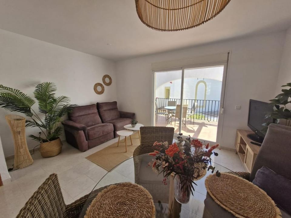 Patio, View (from property/room), Balcony/Terrace, Living room, Seating area, Dining area