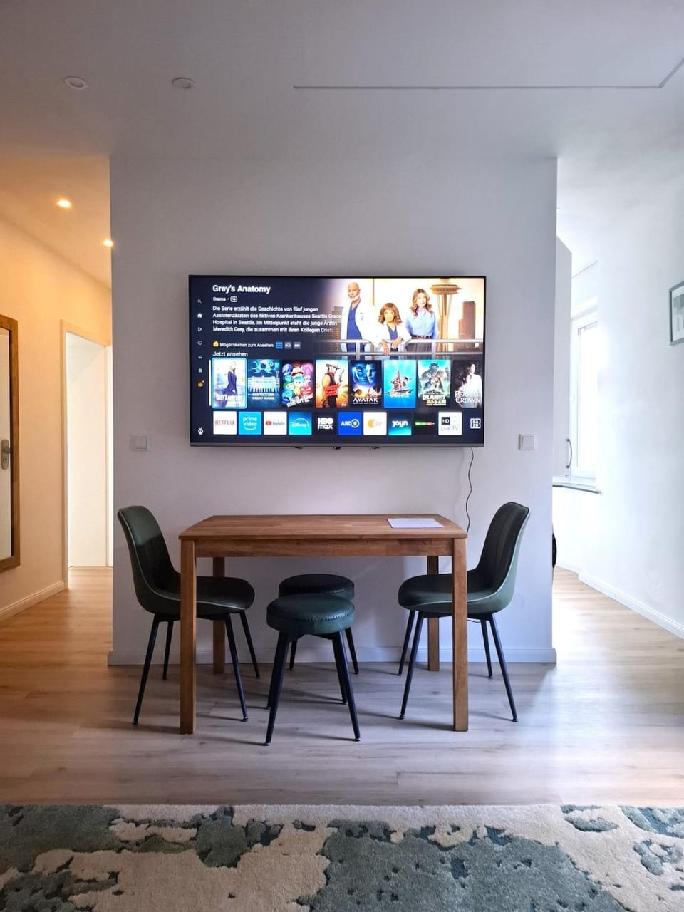 Living room, Dining area