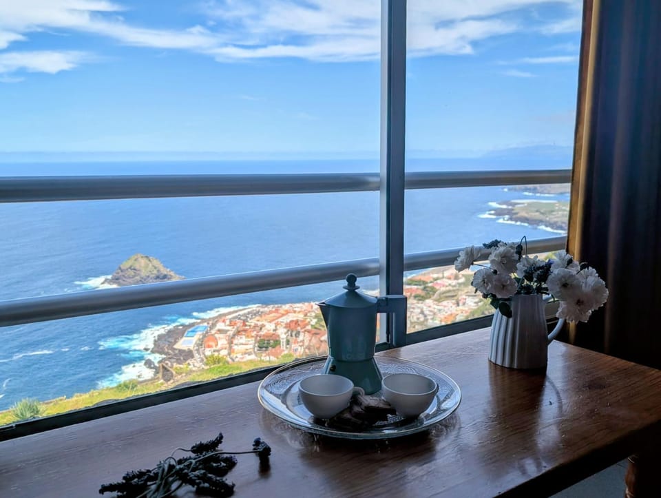 CHC - El Peregrino Frontal Ocean View Apartment in Canary Islands