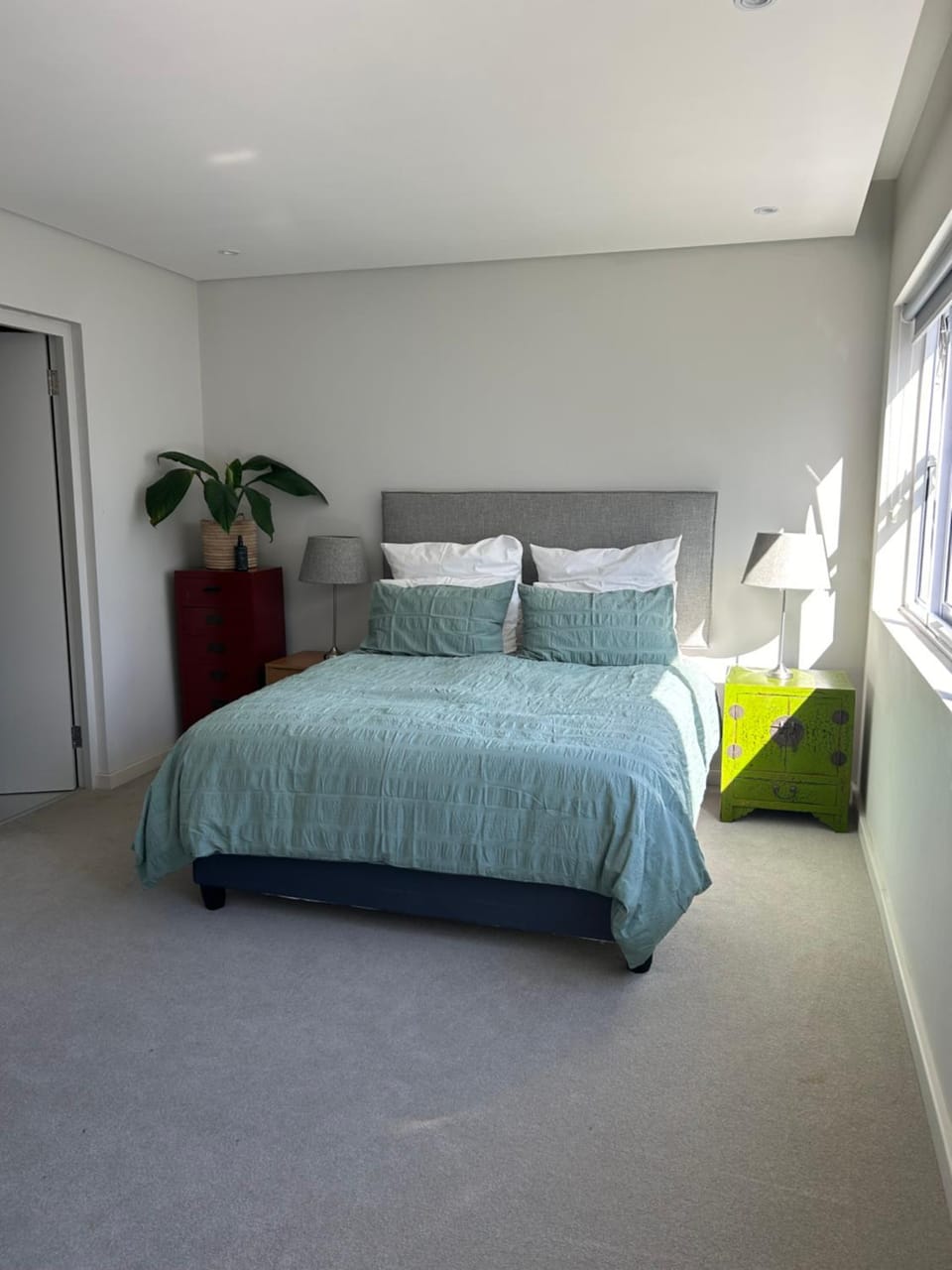 Large, modern apartment with sea views Apartment in Sea Point