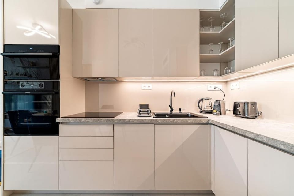 microwave, oven, stove, kitchen