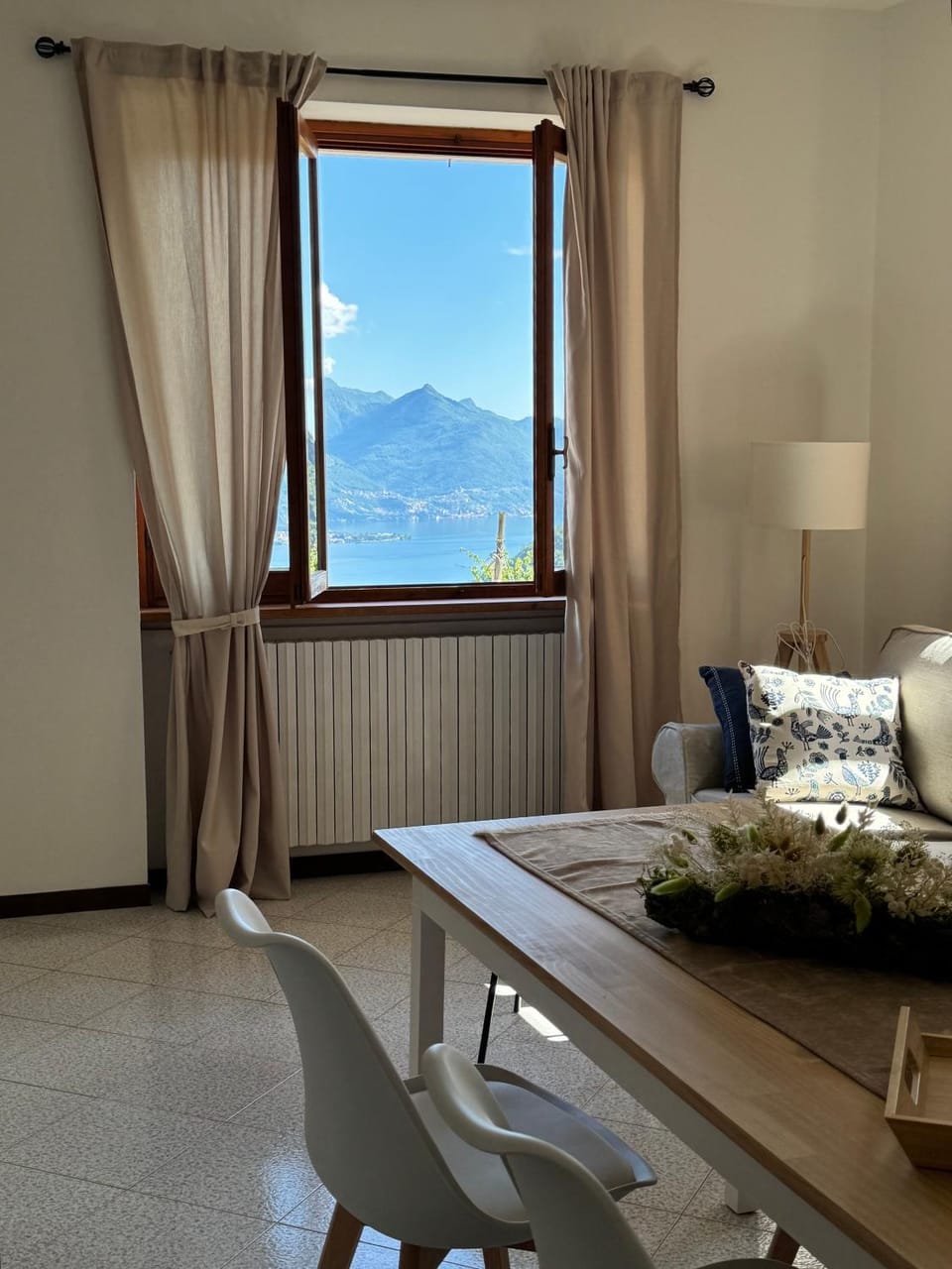 Charlie lake view apartment Apartment in Dongo