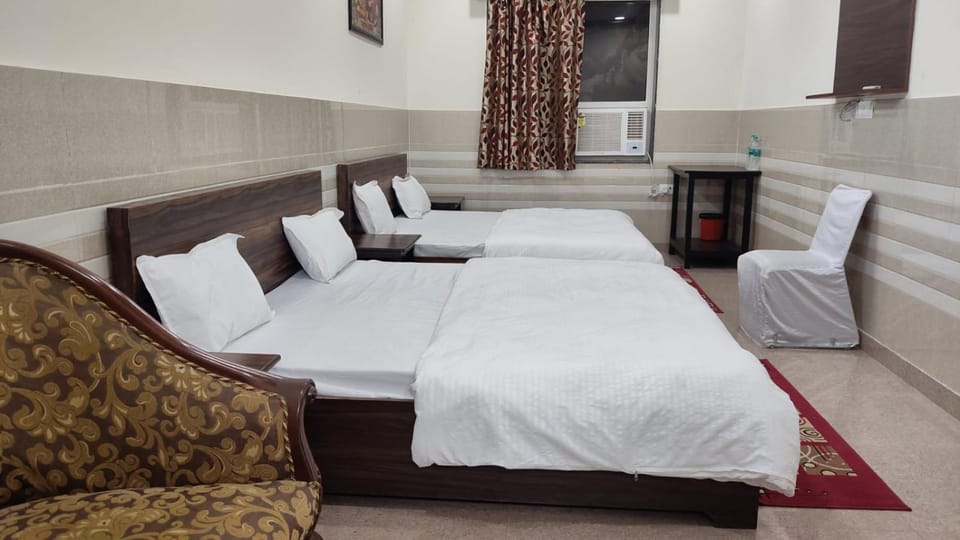Bihari Ji Guest House Apartment in Uttar Pradesh