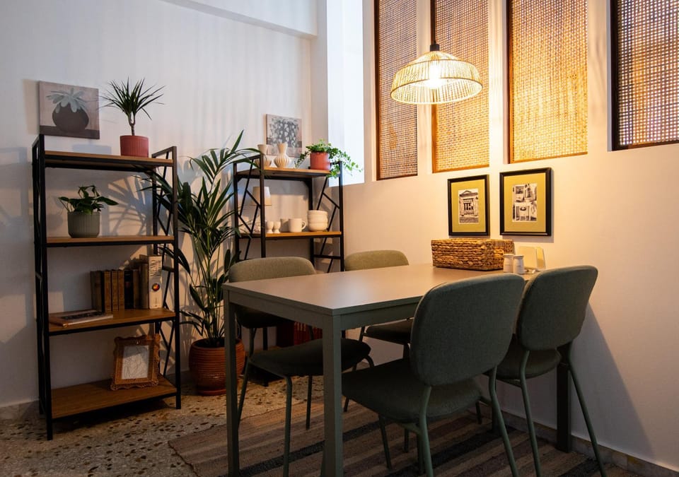 Curated Vintage Athenian apartment with Acropolis view Apartment in Athens