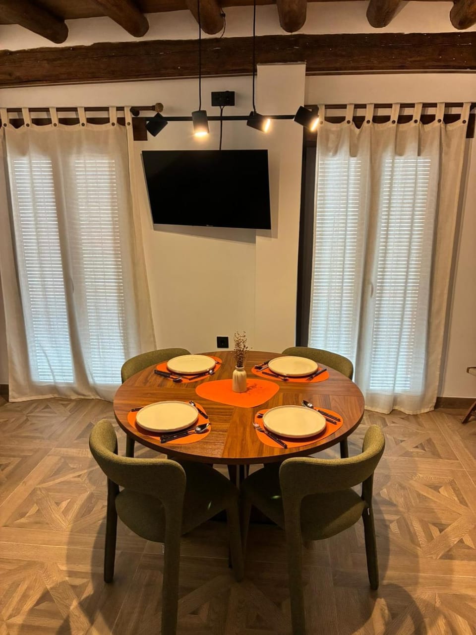 Living room, Dining area