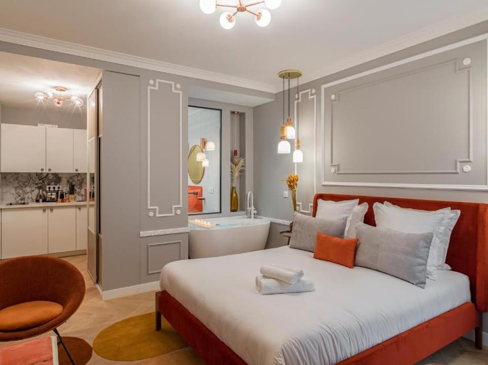 Kitchen or kitchenette, Living room, towels