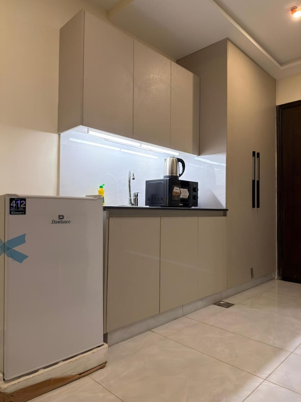 Demure Apartments Luxe Luxury Studio center of Gulberg Apartment in Lahore