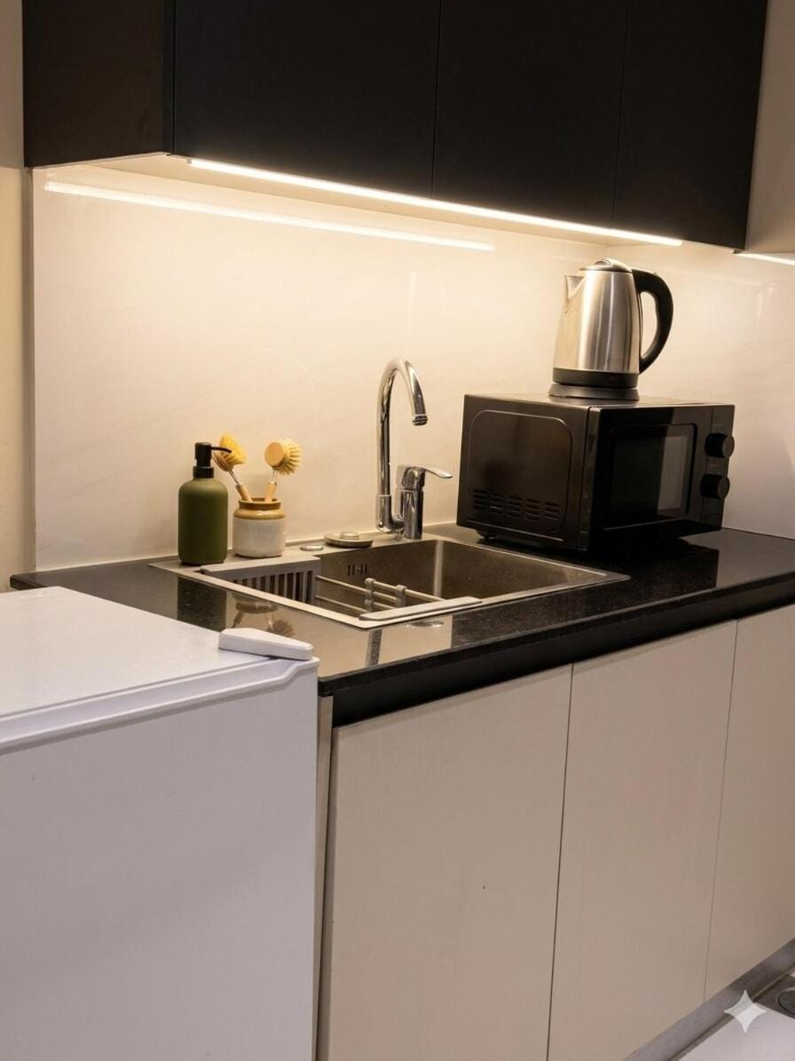 Demure Apartments Luxe Luxury Studio center of Gulberg Apartment in Lahore