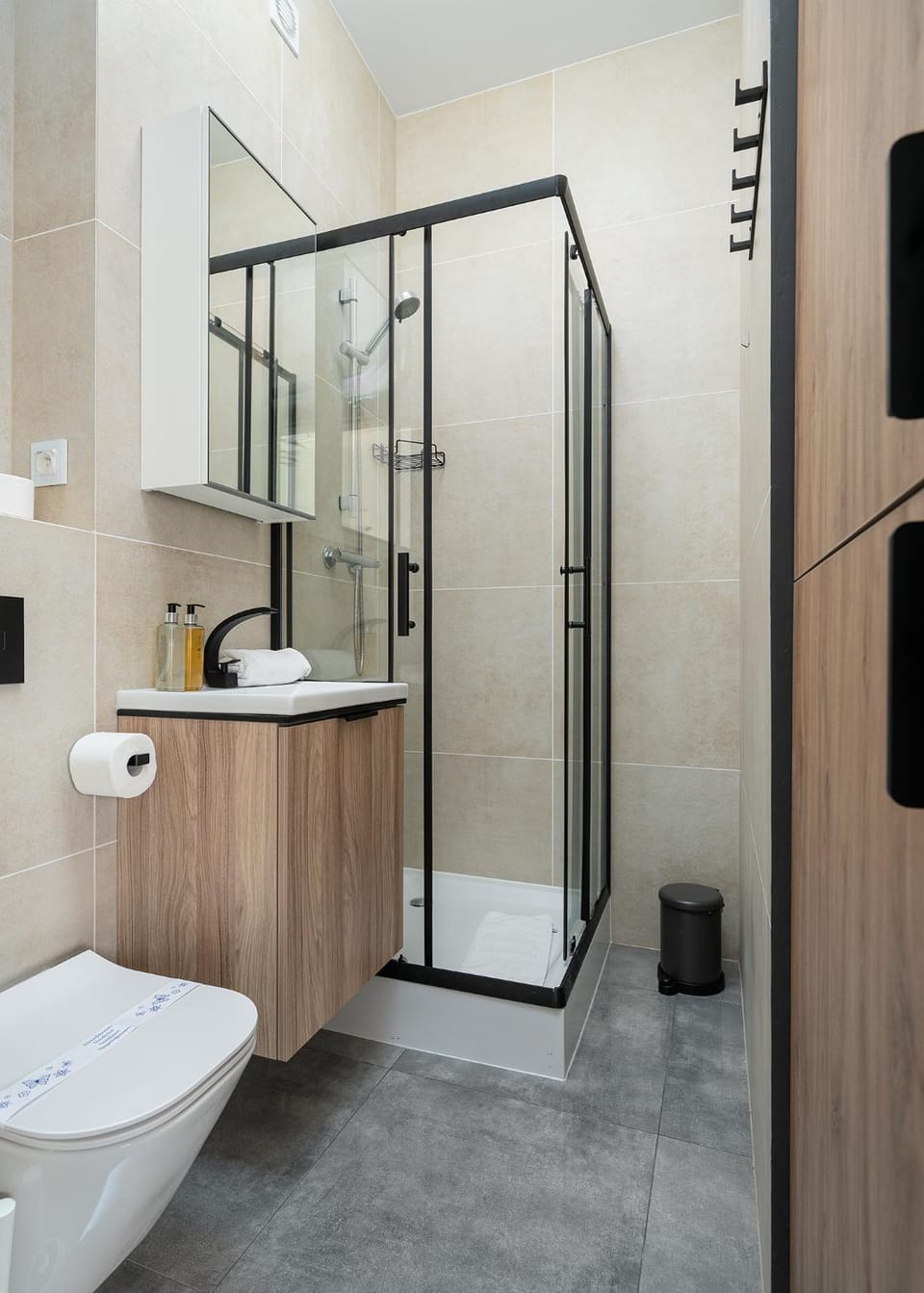 Shower, Toilet, Bathroom