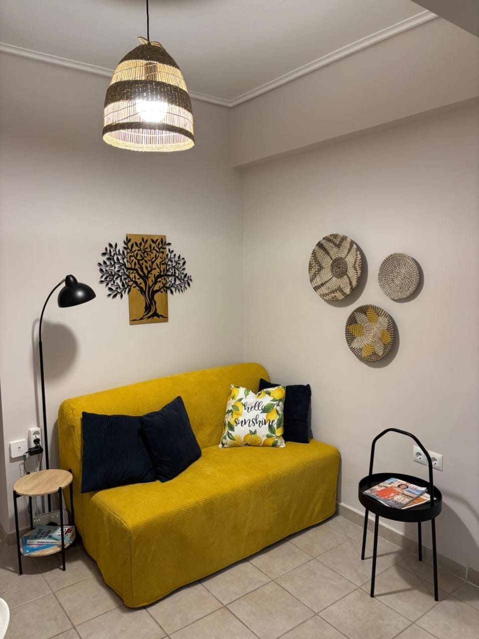 Bed, Living room, Seating area