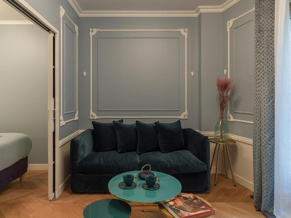 Living room, Seating area