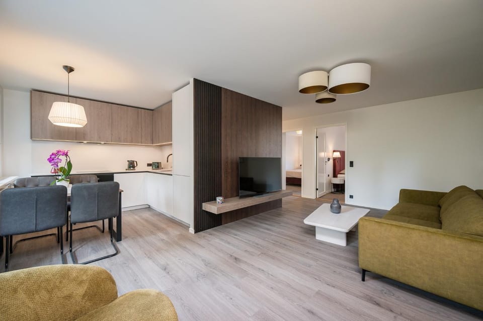 TV and multimedia, Living room, Dining area