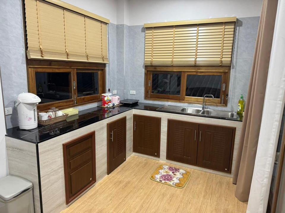 Property building, Kitchen or kitchenette, Beach, Family, Family