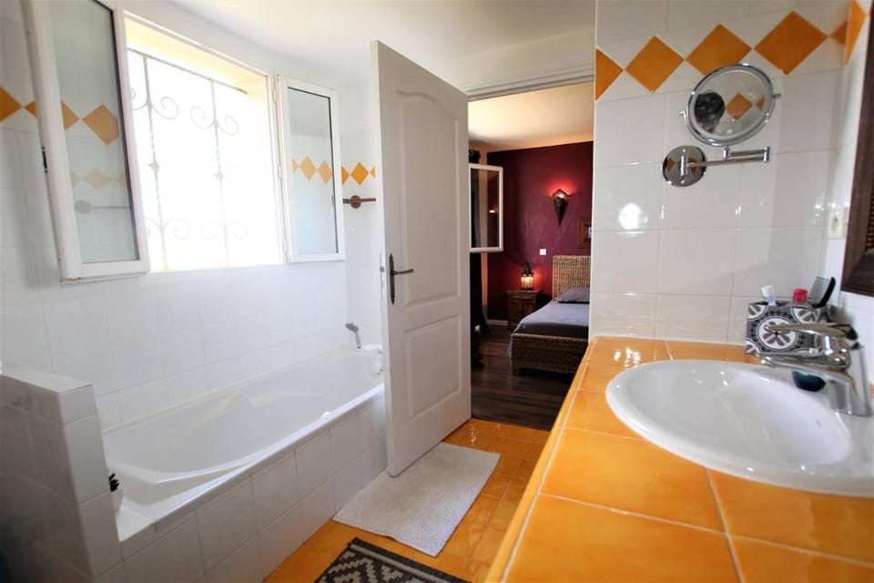 Bathroom, Bath
