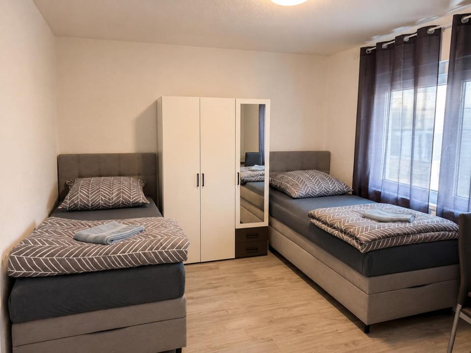 Bed, Photo of the whole room, wardrobe